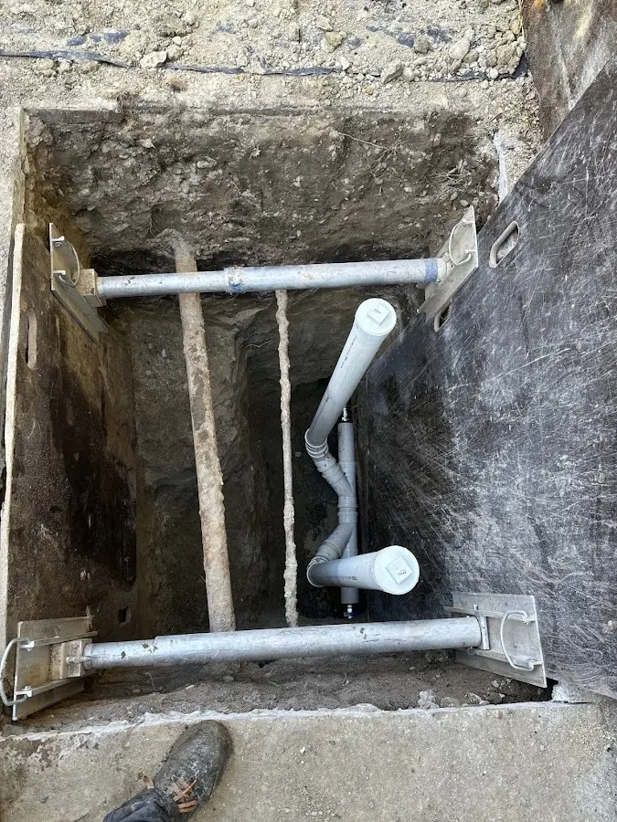 Experienced plumber completing Drain Cleaning work in Dardenne Prairie